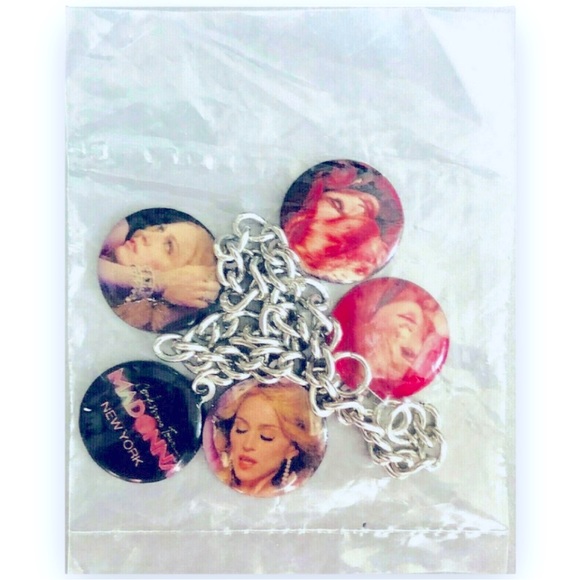 🆕 MADONNA ~ CHARM BRACELET ~ CONFESSIONS TOUR 2006 Official Concert Merchandise - Picture 2 of 3